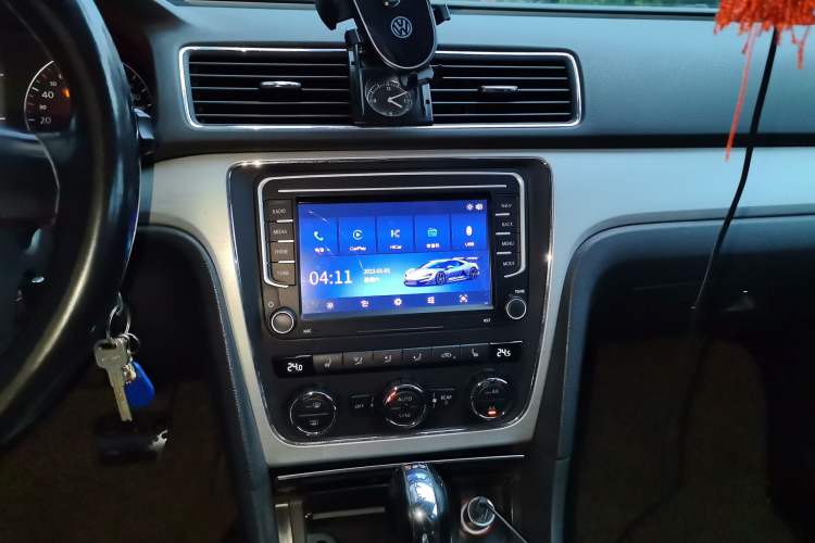 Used Volkswagen Passat 2014 1.8TSI DSG Prestige Edition Audio And AC Panel