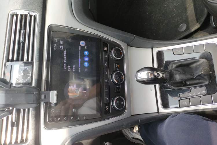 Used Volkswagen Passat 2014 1.8TSI DSG Prestige Edition Audio And AC Panel