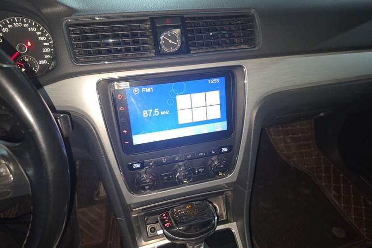 Used Volkswagen Passat 2014 2.0 TSI DSG Prestige Edition Audio And AC Panel