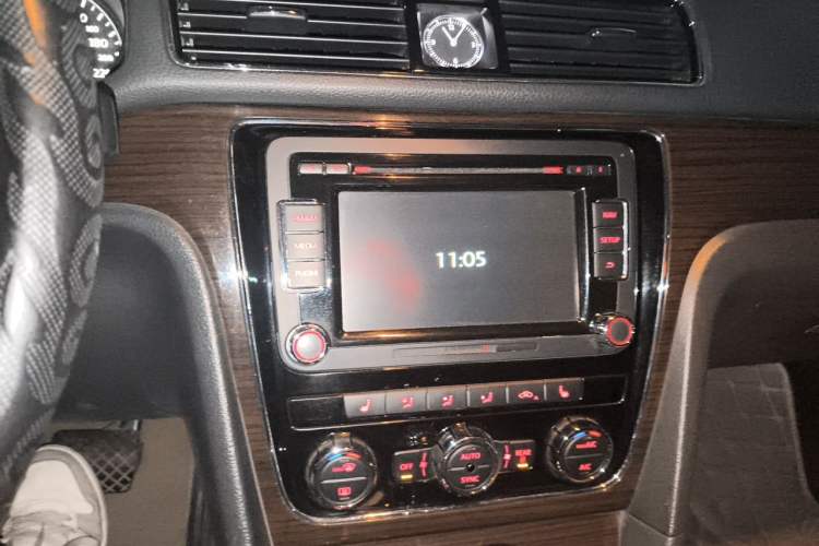 Used Volkswagen Passat 2014 2.0 TSI DSG Ultimate Edition Audio And AC Panel