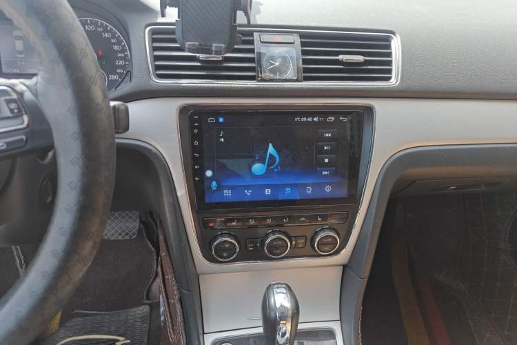 Used Volkswagen Passat 2014 1.8TSI DSG Prestige Edition Audio And AC Panel