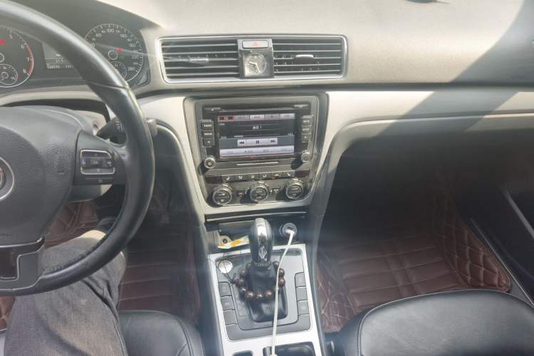 Used Volkswagen Passat 2014 1.8TSI DSG Prestige Edition Audio And AC Panel