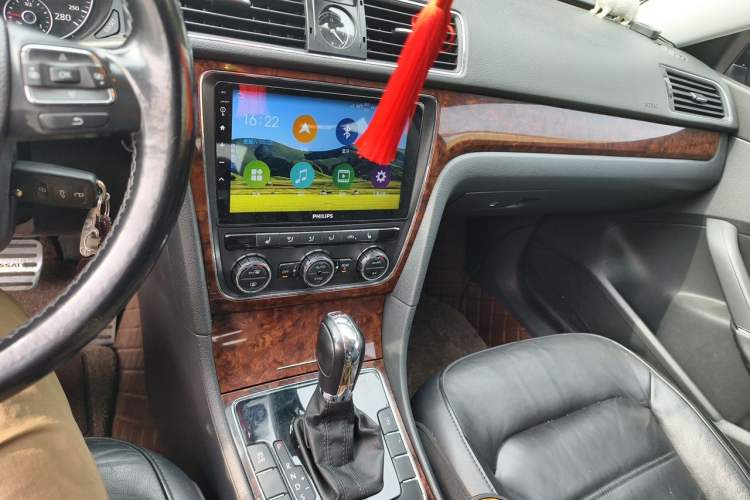 Used Volkswagen Passat 2014 1.8TSI DSG Prestige Edition Audio And AC Panel