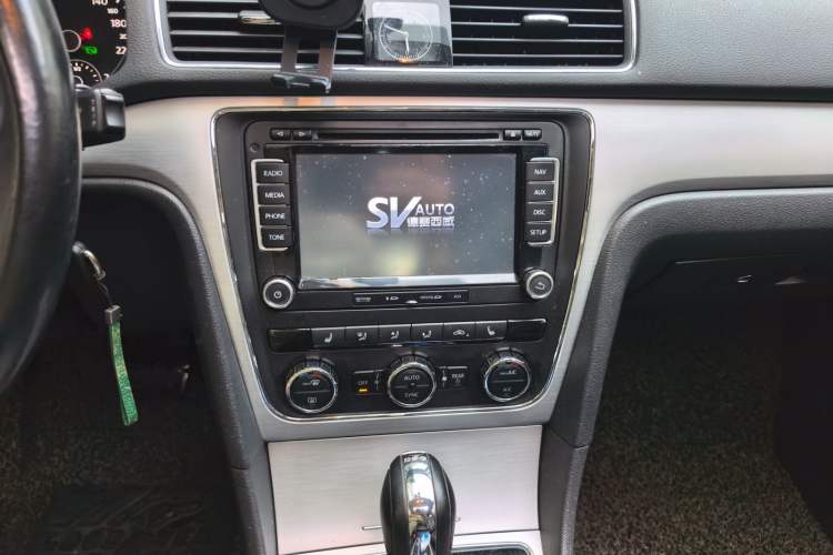 Used Volkswagen Passat 2014 1.8TSI DSG Prestige Edition Audio And AC Panel