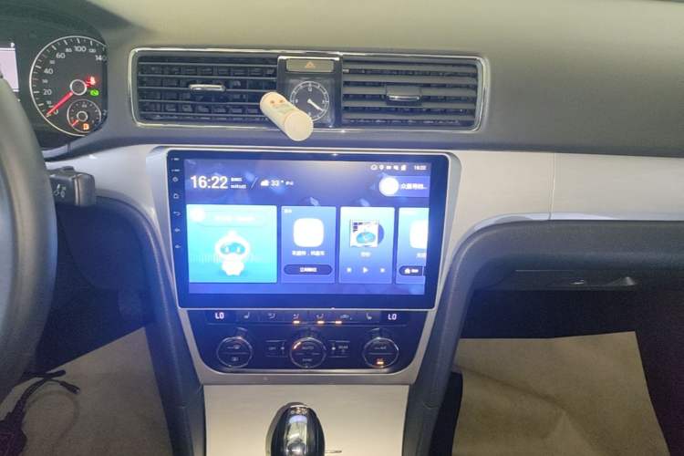 Used Volkswagen Passat 2014 1.8TSI DSG Prestige Edition Audio And AC Panel