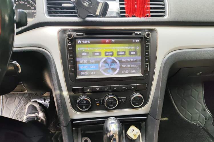 Used Volkswagen Passat 2014 1.8TSI DSG Prestige Edition Audio And AC Panel
