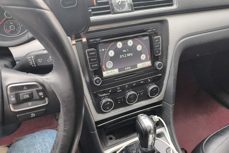Used Volkswagen Passat 2014 1.8TSI DSG Prestige Edition Audio And AC Panel