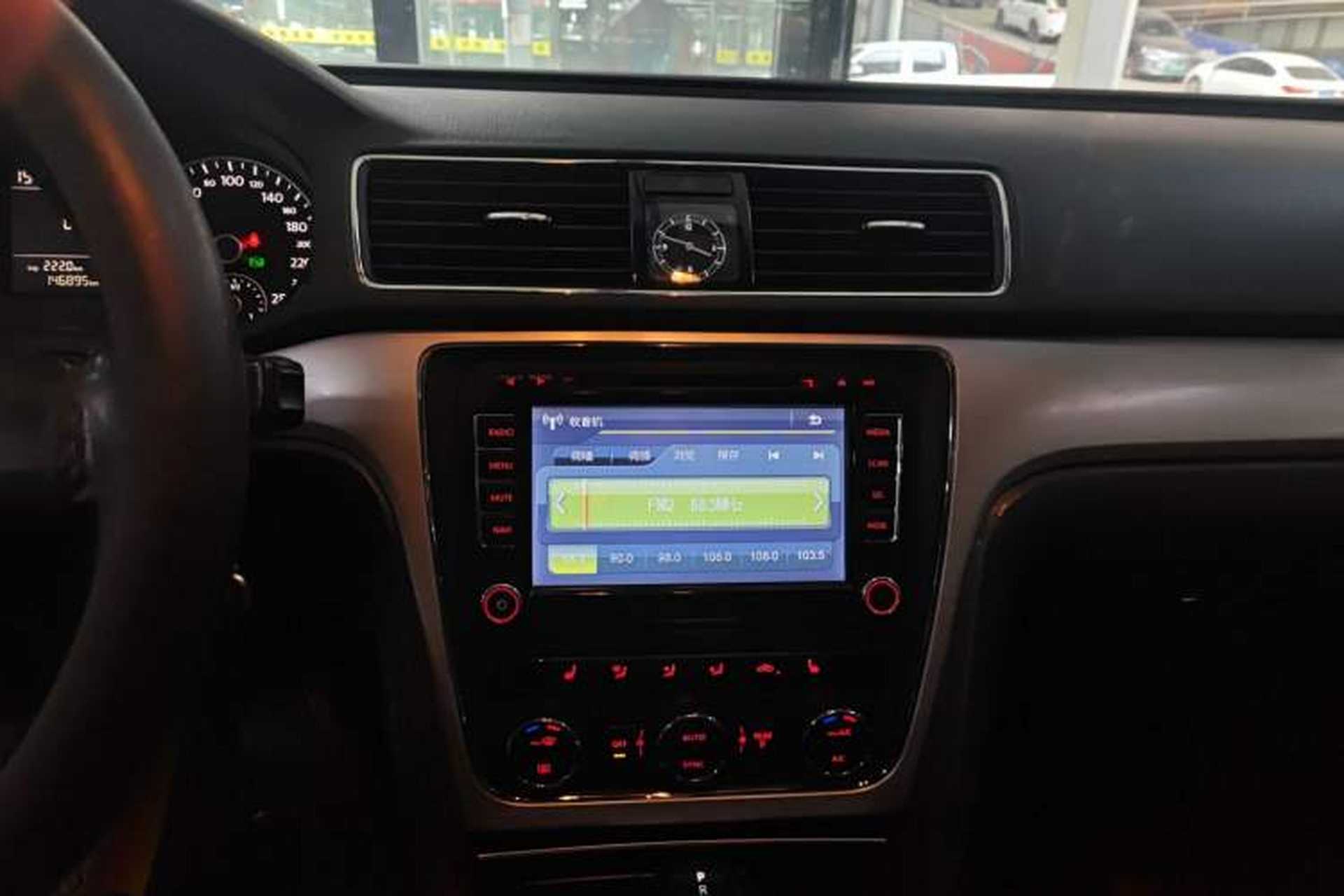 Used Volkswagen Passat 2014 1.8TSI DSG Prestige Edition Audio And AC Panel