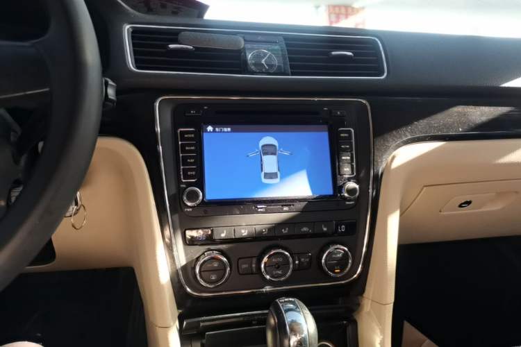 Used Volkswagen Passat 2014 1.8TSI DSG Prestige Edition Audio And AC Panel