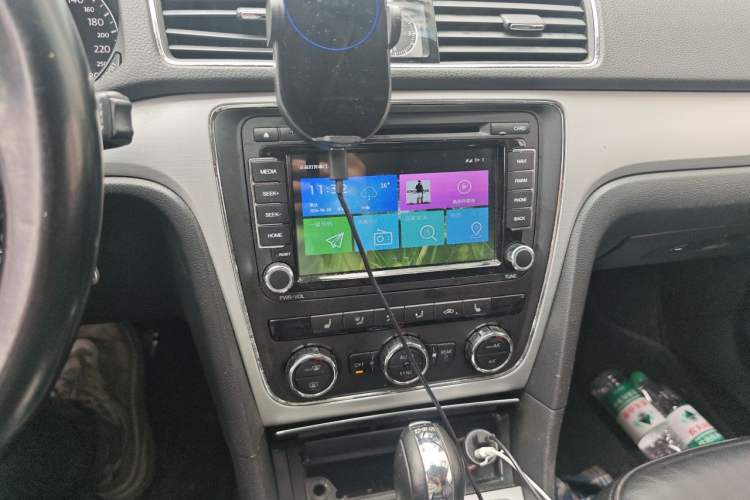 Used Volkswagen Passat 2014 1.8TSI DSG Prestige Edition Audio And AC Panel
