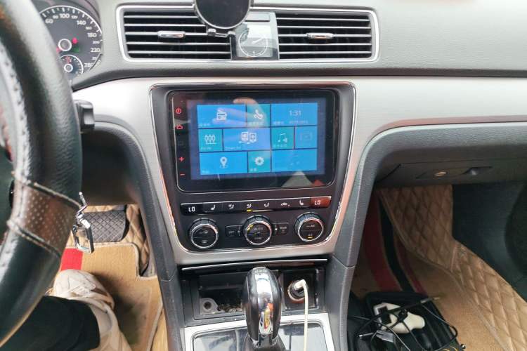 Used Volkswagen Passat 2014 1.8TSI DSG Prestige Edition Audio And AC Panel