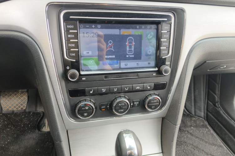 Used Volkswagen Passat 2014 1.8TSI DSG Prestige Navigation Edition Audio And AC Panel