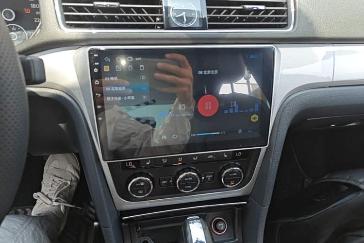 Used Volkswagen Passat 2014 2.0 TSI DSG Prestige Edition Audio And AC Panel