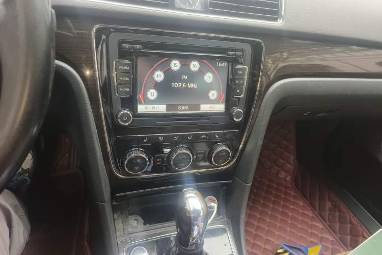 Used Volkswagen Passat 2014 2.0 TSI DSG Ultimate Edition Audio And AC Panel