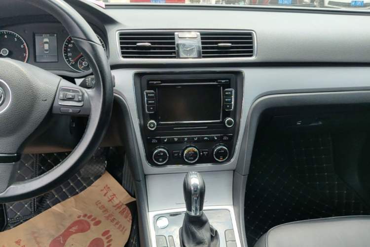 Used Volkswagen Passat 2014 1.8TSI DSG Prestige Edition Audio And AC Panel
