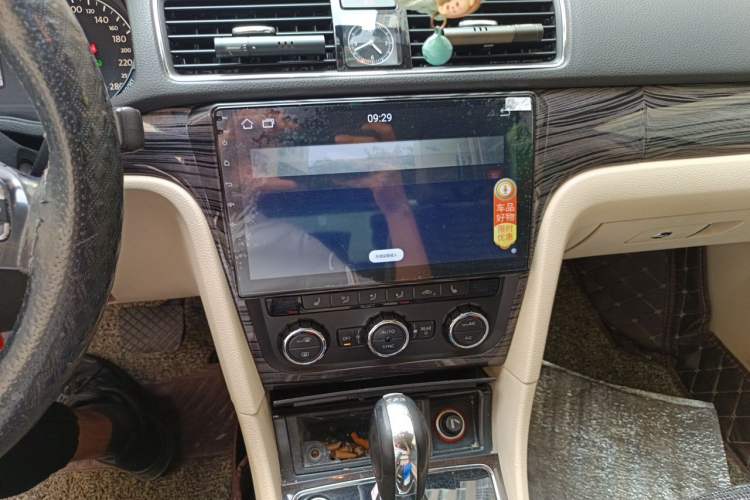 Used Volkswagen Passat 2014 1.8TSI DSG Prestige Navigation Edition Audio And AC Panel