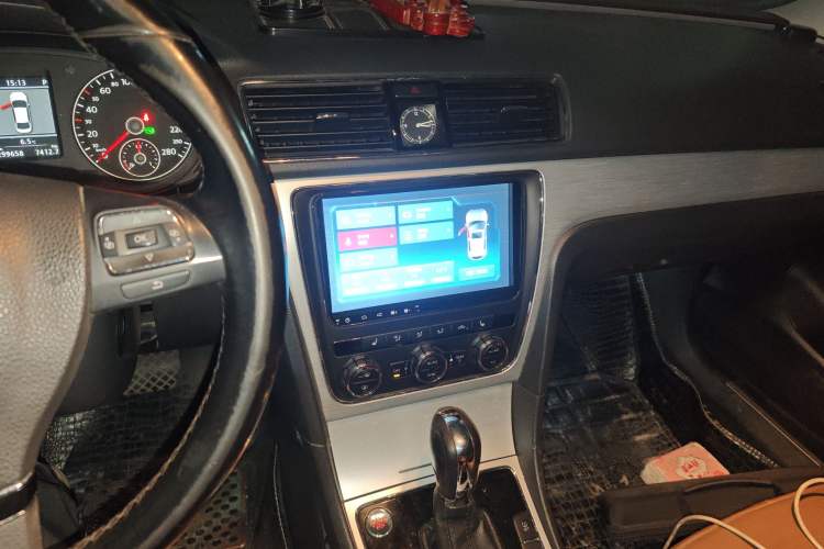 Used Volkswagen Passat 2014 1.8TSI DSG Prestige Edition Audio And AC Panel