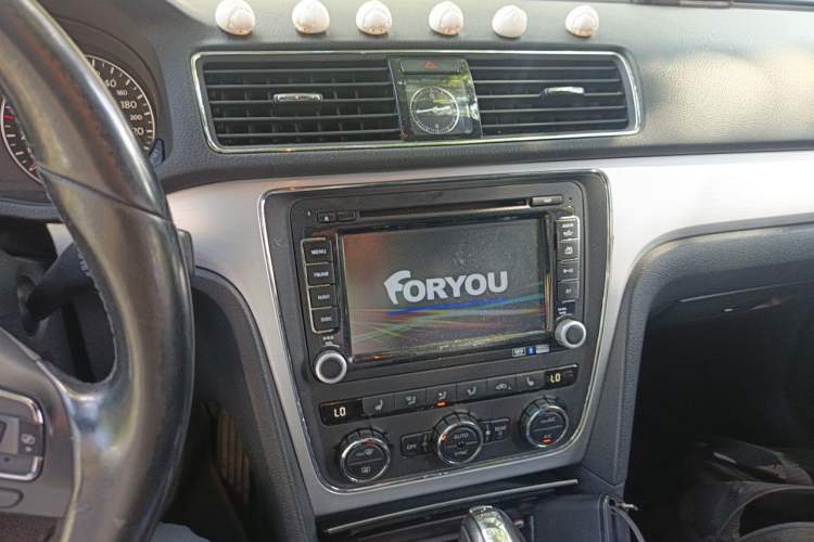 Used Volkswagen Passat 2014 1.8TSI DSG Prestige Edition Audio And AC Panel