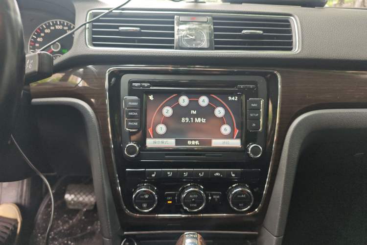 Used Volkswagen Passat 2014 1.8TSI DSG Prestige Navigation Edition Audio And AC Panel