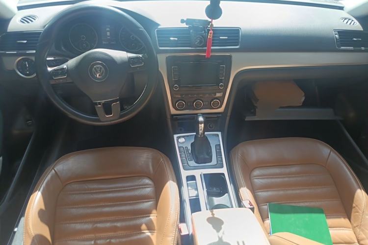 Used Volkswagen Passat 2014 2.0 TSI DSG Prestige Edition Center Console