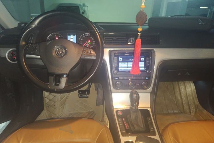Used Volkswagen Passat 2014 1.8TSI DSG Prestige Edition Center Console
