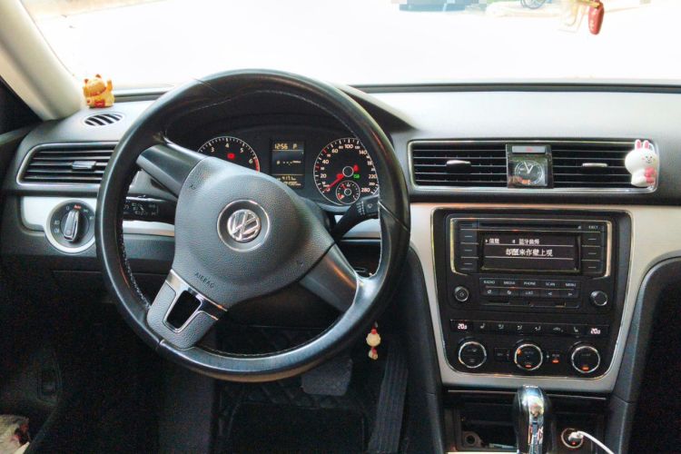 Used Volkswagen Passat 2014 1.8TSI DSG Prestige Edition Center Console