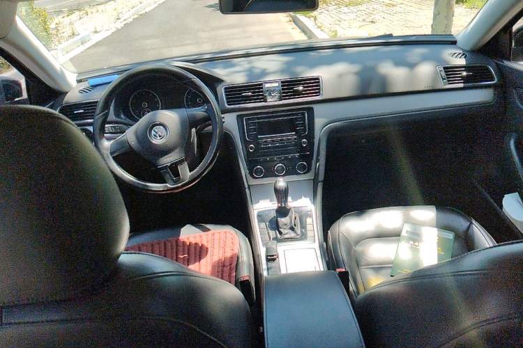 Used Volkswagen Passat 2014 1.8TSI DSG Prestige Edition Center Console