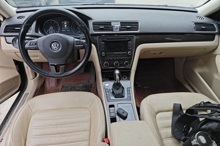 Used Volkswagen Passat 2014 1.8TSI DSG Prestige Edition Center Console