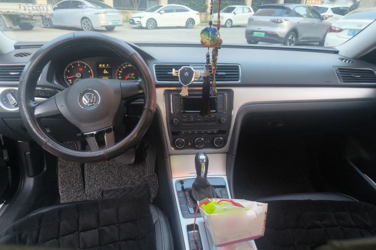 Used Volkswagen Passat 2014 1.8TSI DSG Prestige Edition Center Console