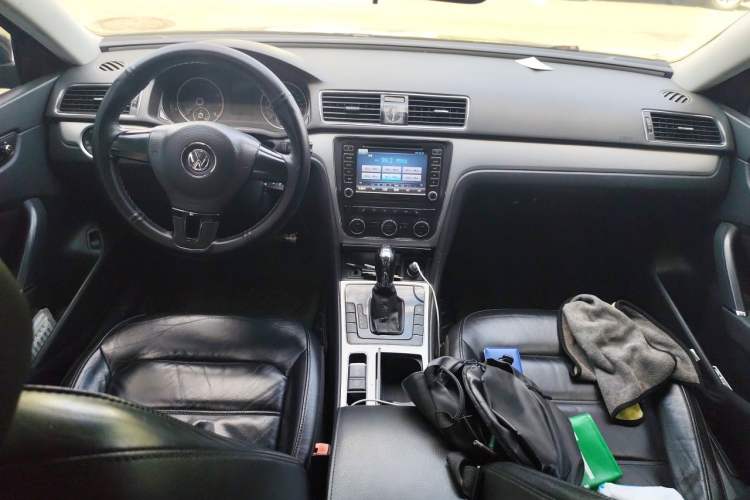 Used Volkswagen Passat 2014 1.8TSI DSG Prestige Edition Center Console