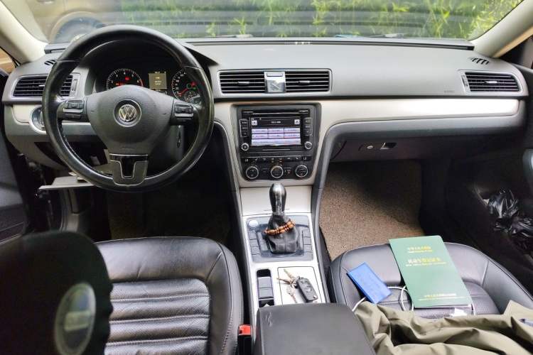 Used Volkswagen Passat 2014 1.8TSI DSG Prestige Edition Center Console