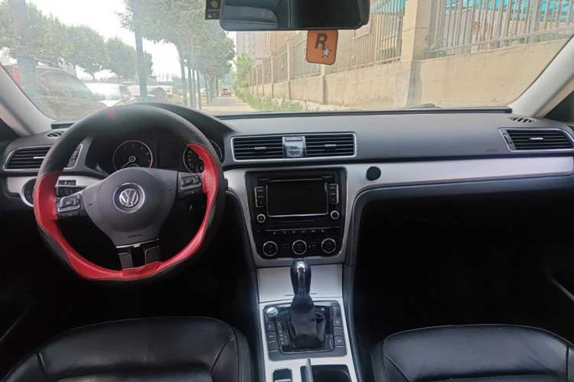 Used Volkswagen Passat 2014 1.8TSI DSG Prestige Edition Center Console