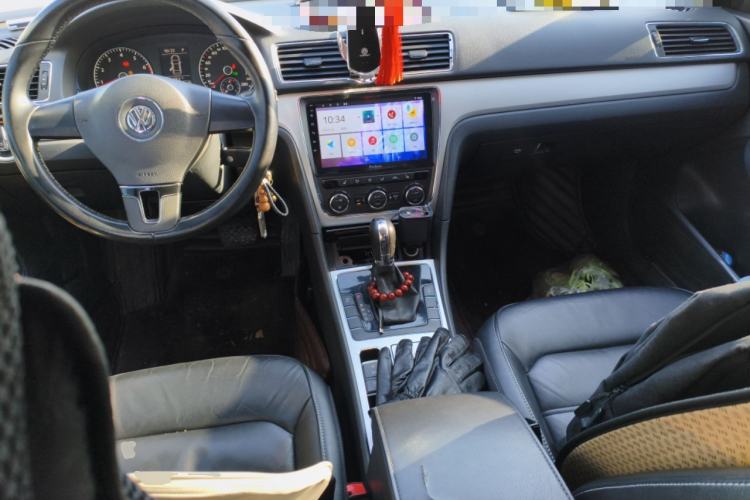 Used Volkswagen Passat 2014 1.8TSI DSG 30th Anniversary Edition Center Console