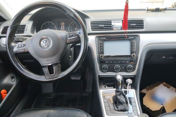 Used Volkswagen Passat 2014 1.8TSI DSG Prestige Edition Center Console