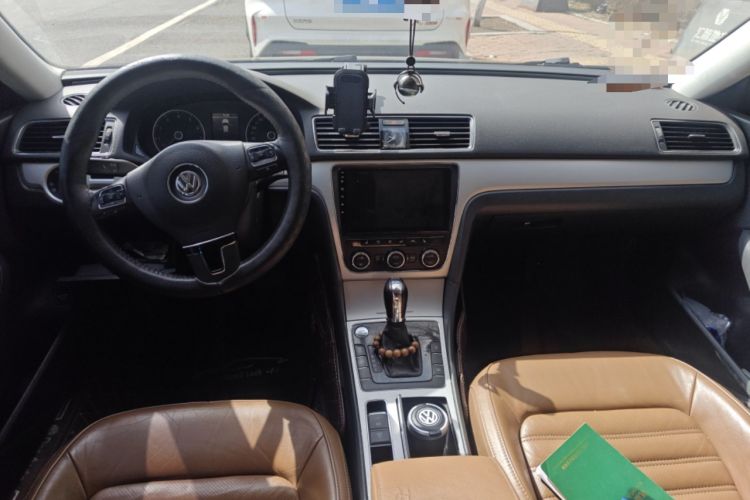 Used Volkswagen Passat 2014 1.8TSI DSG Prestige Edition Center Console