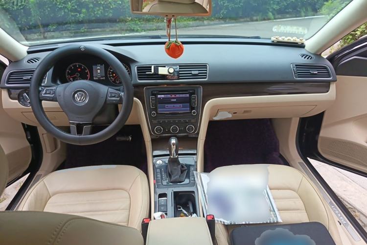 Used Volkswagen Passat 2014 1.8TSI DSG Prestige Edition Center Console