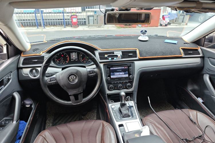 Used Volkswagen Passat 2014 1.8TSI DSG Prestige Edition Center Console