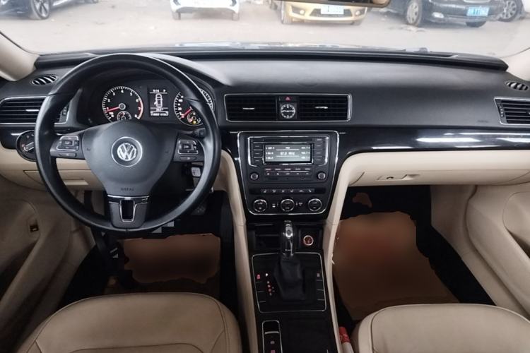 Used Volkswagen Passat 2014 1.8TSI DSG Prestige Edition Center Console