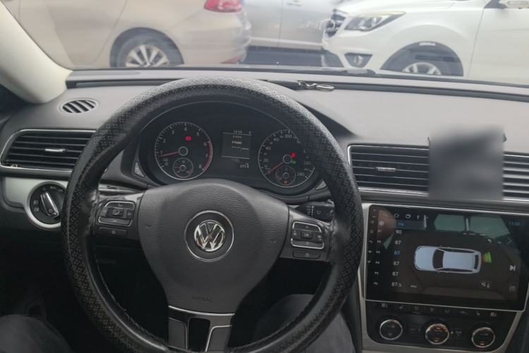 Used Volkswagen Passat 2014 1.8TSI DSG Prestige Edition Center Console