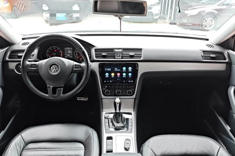 Used Volkswagen Passat 2014 2.0 TSI DSG Prestige Edition Center Console
