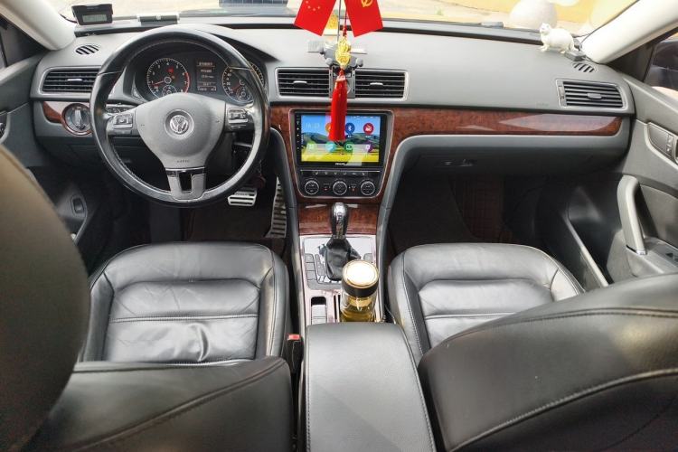 Used Volkswagen Passat 2014 1.8TSI DSG Prestige Edition Center Console