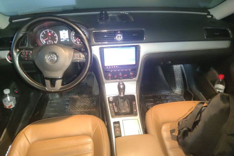Used Volkswagen Passat 2014 1.8TSI DSG Prestige Edition Center Console