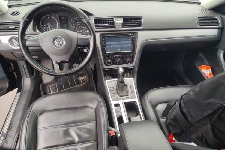Used Volkswagen Passat 2014 1.8TSI DSG Prestige Edition Center Console