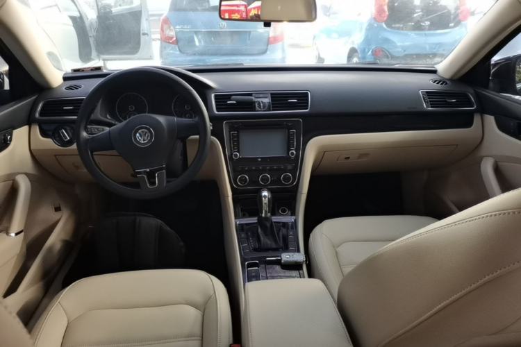 Used Volkswagen Passat 2014 1.8TSI DSG Prestige Edition Center Console