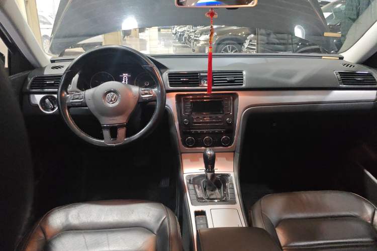 Used Volkswagen Passat 2014 1.8TSI DSG Prestige Edition Center Console