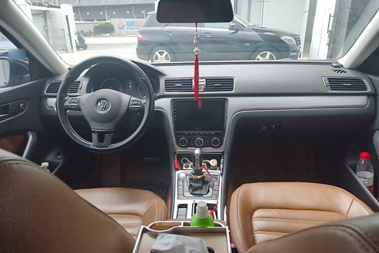 Used Volkswagen Passat 2014 1.8TSI DSG Prestige Edition Center Console