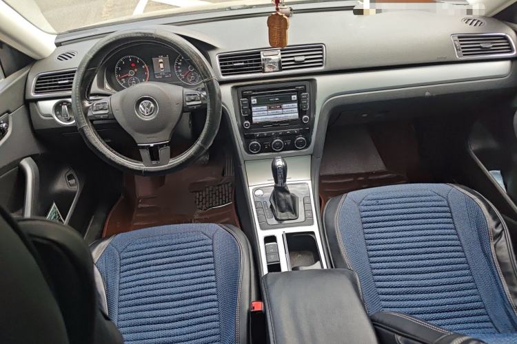 Used Volkswagen Passat 2014 1.8TSI DSG Prestige Edition Center Console