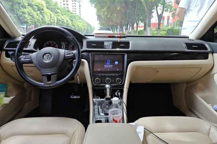Used Volkswagen Passat 2014 1.8TSI DSG Prestige Edition Center Console