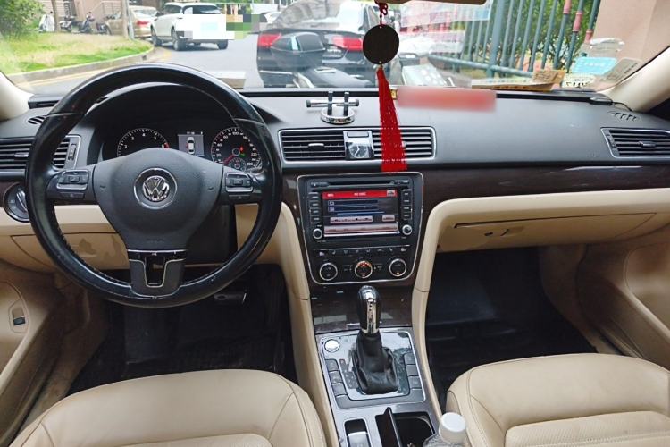 Used Volkswagen Passat 2014 1.8TSI DSG Prestige Edition Center Console