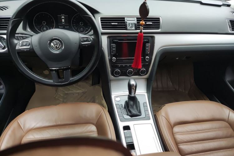 Used Volkswagen Passat 2014 1.8TSI DSG Prestige Edition Center Console